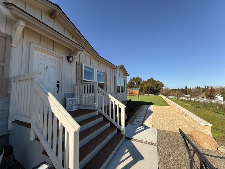 Petaluma One of a Kind Vineyard Residence - Petaluma, California
