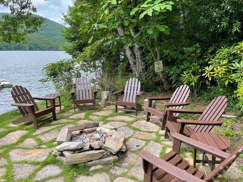 A Private Retreat on Nantahala Lake - Topton, North Carolina