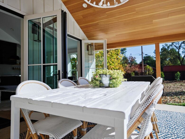 Elegant Napa Getaway with Poolside Views and Wine Country Charm - Napa, California