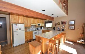 Bass Lake Escape | A Cozy Retreat Near Yosemite - Bass Lake, California