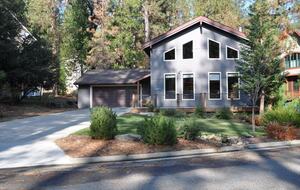 Bass Lake Escape | A Cozy Retreat Near Yosemite - Bass Lake, California