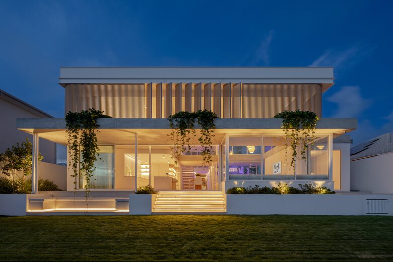 Waterfront Grandeur on the Sunshine Coast - Sunshine Coast, Australia