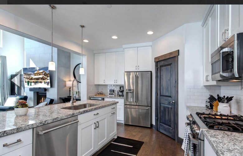 Scenic Splendor & Sophisticated Style in Park City - Heber City, Utah