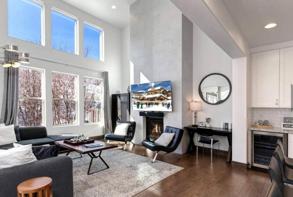 Scenic Splendor & Sophisticated Style in Park City - Heber City, Utah