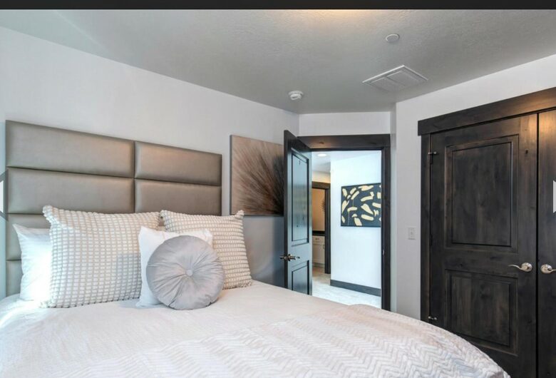 Scenic Splendor & Sophisticated Style in Park City - Heber City, Utah