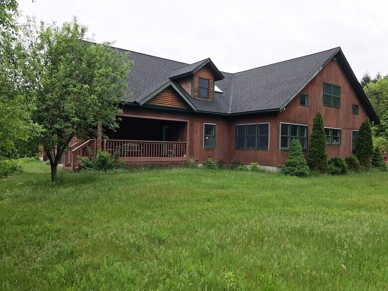 Saratoga Charming Country Haven on Expansive Pastures - Wilton, New York