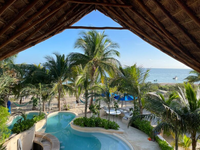 Modern Beachfront Escape with Panoramic Gulf Views - Ixil, Mexico