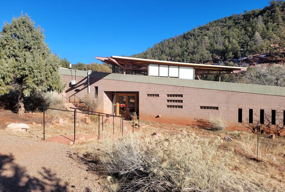 Exclusive Santa Fe Escape with Iconic Design and Natural Beauty - Glorieta, New Mexico