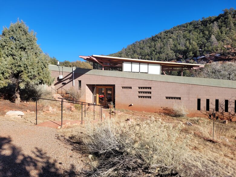 Exclusive Santa Fe Escape with Iconic Design and Natural Beauty - Glorieta, New Mexico