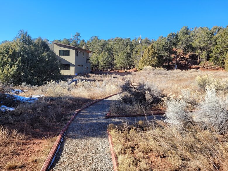Exclusive Santa Fe Escape with Iconic Design and Natural Beauty - Glorieta, New Mexico