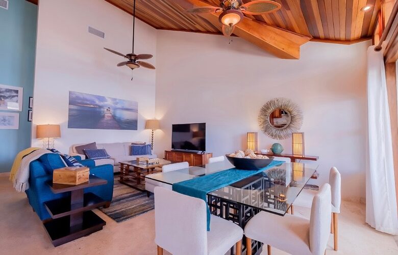 Caribbean Bliss: A Beachfront Haven in San Pedro - San Pedro, Belize