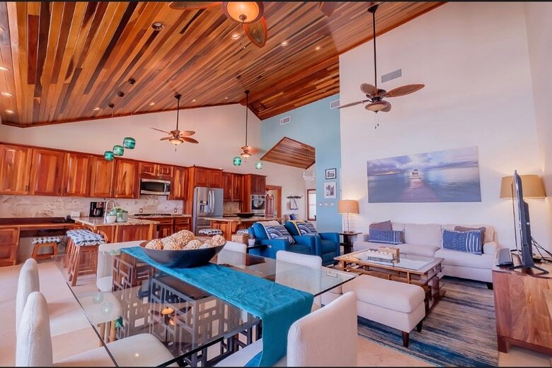 Caribbean Bliss: A Beachfront Haven in San Pedro - San Pedro, Belize
