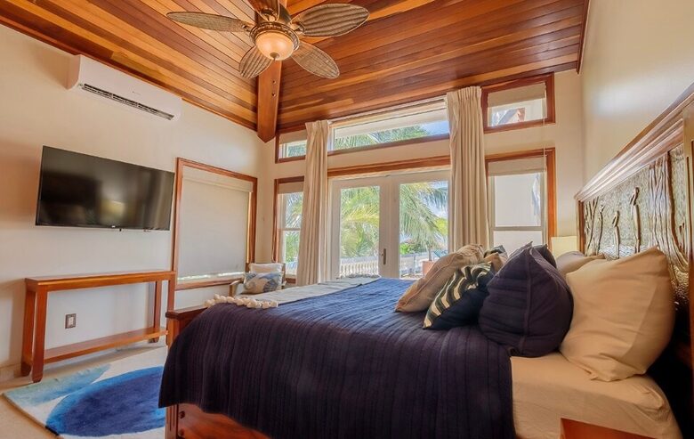 Caribbean Bliss: A Beachfront Haven in San Pedro - San Pedro, Belize