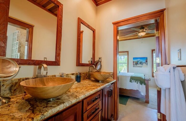 Caribbean Bliss: A Beachfront Haven in San Pedro - San Pedro, Belize