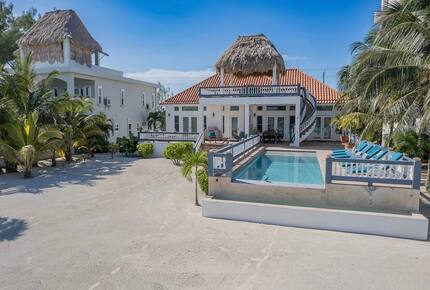 Caribbean Bliss: A Beachfront Haven in San Pedro - San Pedro, Belize
