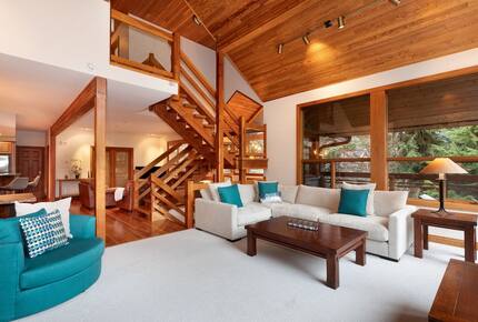 Whistler Elegance with Mountain Views - Whistler, Canada