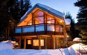 Whistler Elegance with Mountain Views - Whistler, Canada
