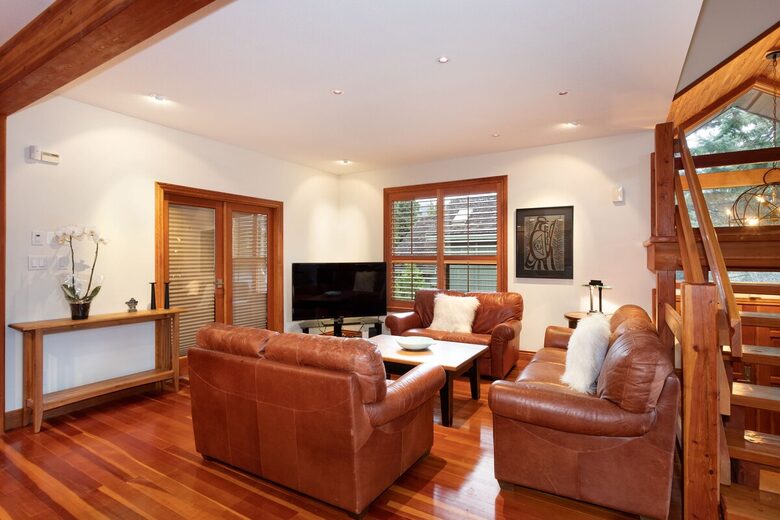 Whistler Elegance with Mountain Views - Whistler, Canada