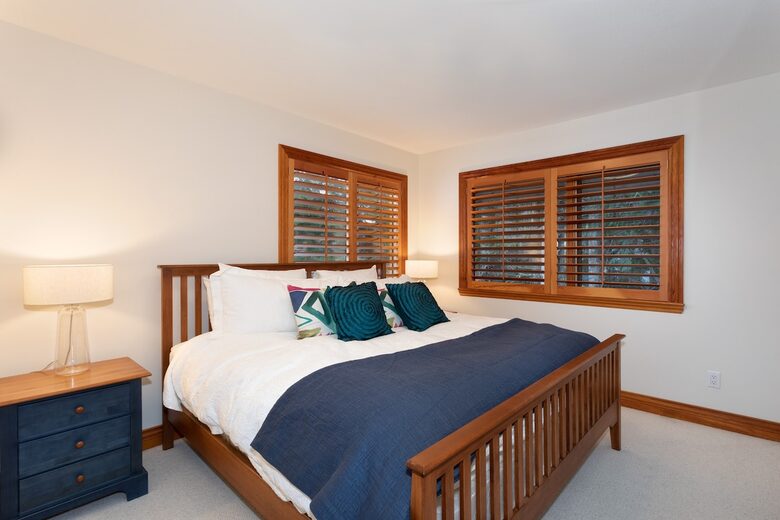 Whistler Elegance with Mountain Views - Whistler, Canada