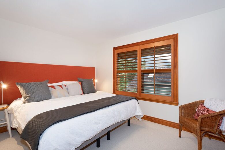 Whistler Elegance with Mountain Views - Whistler, Canada