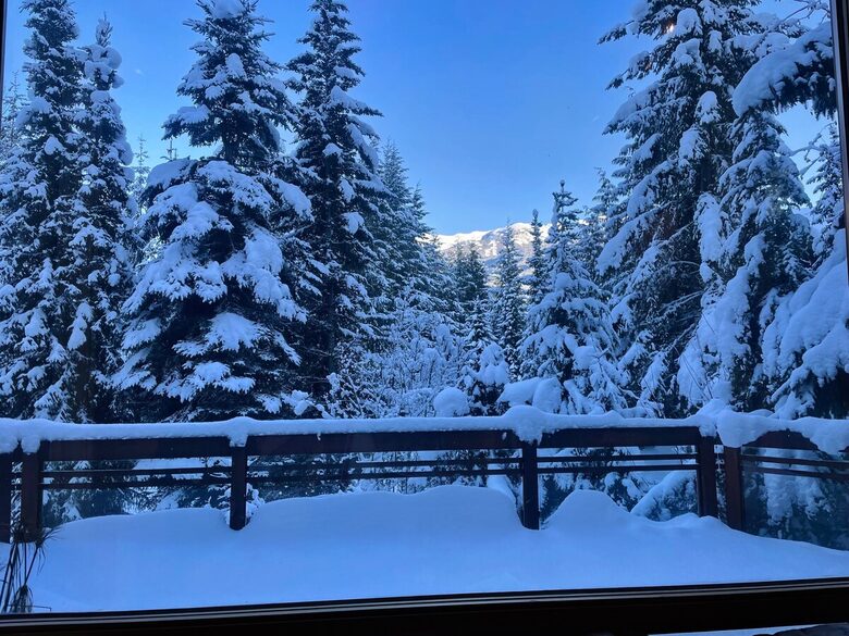 Whistler Elegance with Mountain Views - Whistler, Canada