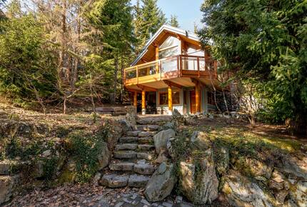 Whistler Elegance with Mountain Views - Whistler, Canada