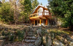 Whistler Elegance with Mountain Views - Whistler, Canada