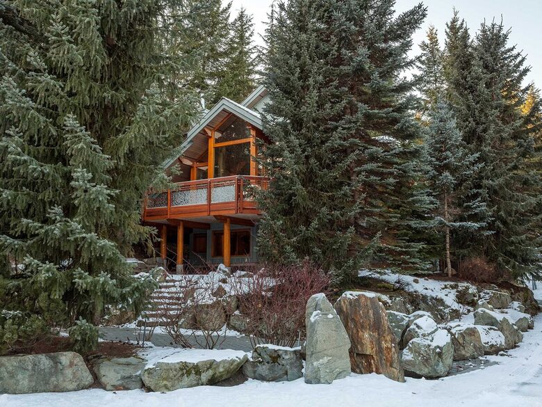 Whistler Elegance with Mountain Views - Whistler, Canada