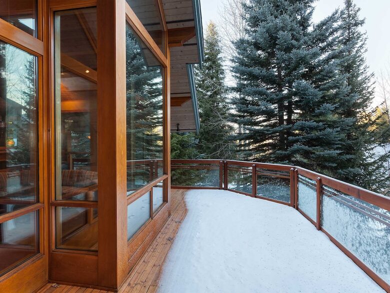 Whistler Elegance with Mountain Views - Whistler, Canada