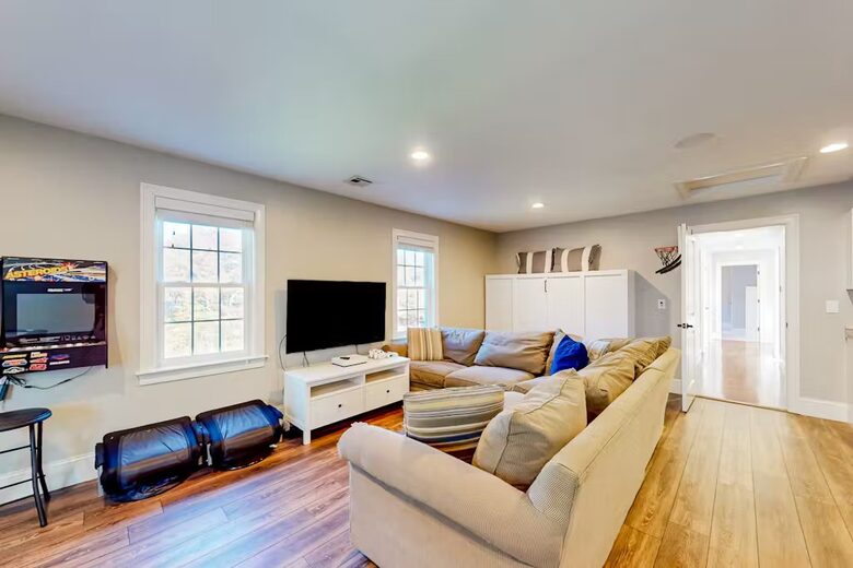Inviting Family Getaway in the Heart of Cape Cod - Yarmouth, Massachusetts