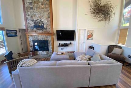 Tahoe City Family Retreat Near Outdoor Recreation - Tahoe City, California