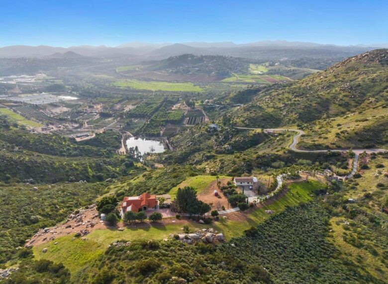 Serene Hillside Haven with Private Theater - Escondido, California