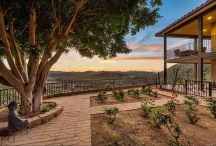 Serene Hillside Haven with Private Theater - Escondido, California