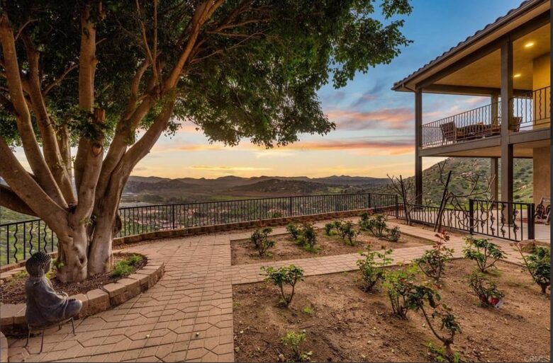 Serene Hillside Haven with Private Theater - Escondido, California