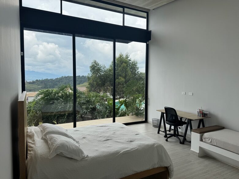 Exquisite Modern Villa with Panoramic Lake Views - Calima, Colombia