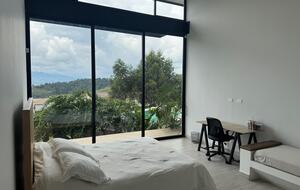Exquisita villa moderna con vistas panorámicas al lago - Calima, Colombia