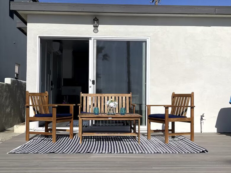Cozy Oceanfront Getaway | Steps to the Beach - Oceanside, California