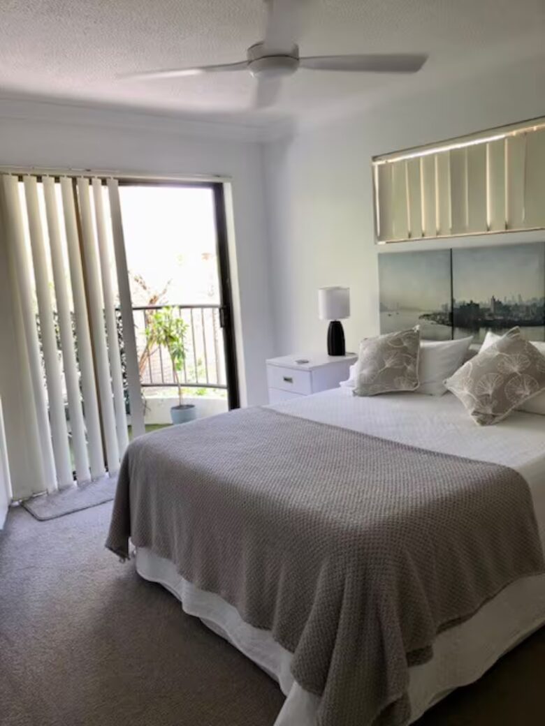 Charming Beachside Apartment in the Heart of Main Beach - Gold Coast, Australia