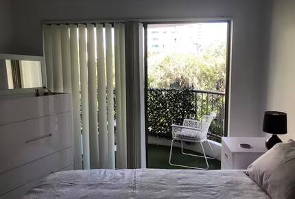 Charming Beachside Apartment in the Heart of Main Beach - Gold Coast, Australia