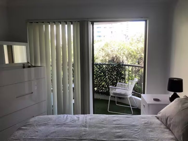 Charming Beachside Apartment in the Heart of Main Beach - Gold Coast, Australia