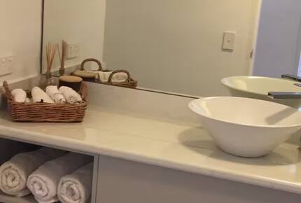Charming Beachside Apartment in the Heart of Main Beach - Gold Coast, Australia