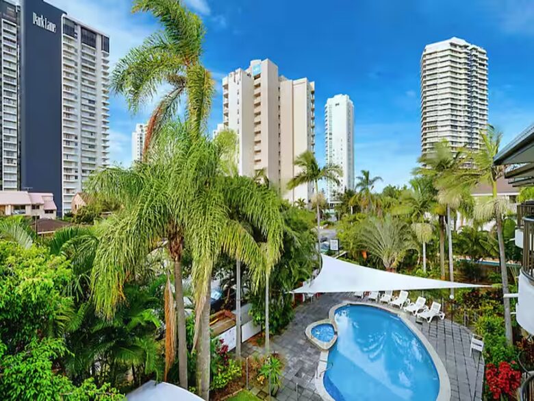 Charming Beachside Apartment in the Heart of Main Beach - Gold Coast, Australia