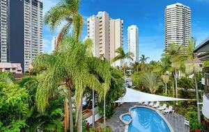 Charming Beachside Apartment in the Heart of Main Beach - Gold Coast, Australia
