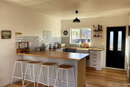 Charming Coastal Retreat in Whangamatā - Whangamatā, New Zealand