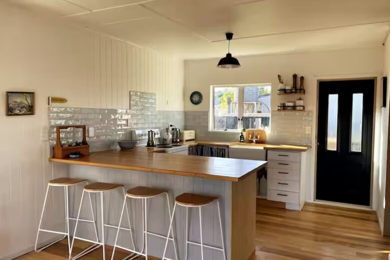 Charming Coastal Retreat in Whangamatā - Whangamatā, New Zealand