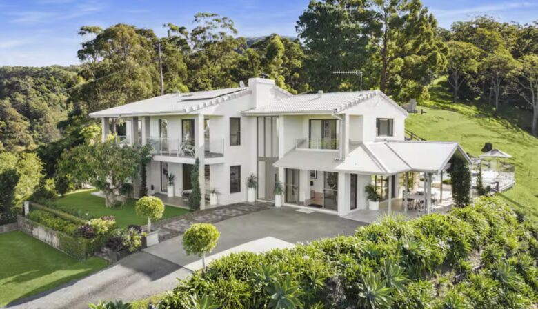 Elegant Countryside Estate with Pool & Cottage in Berry - Woodhill, Australia