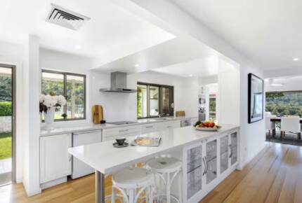Elegant Countryside Estate with Pool & Cottage in Berry - Woodhill, Australia