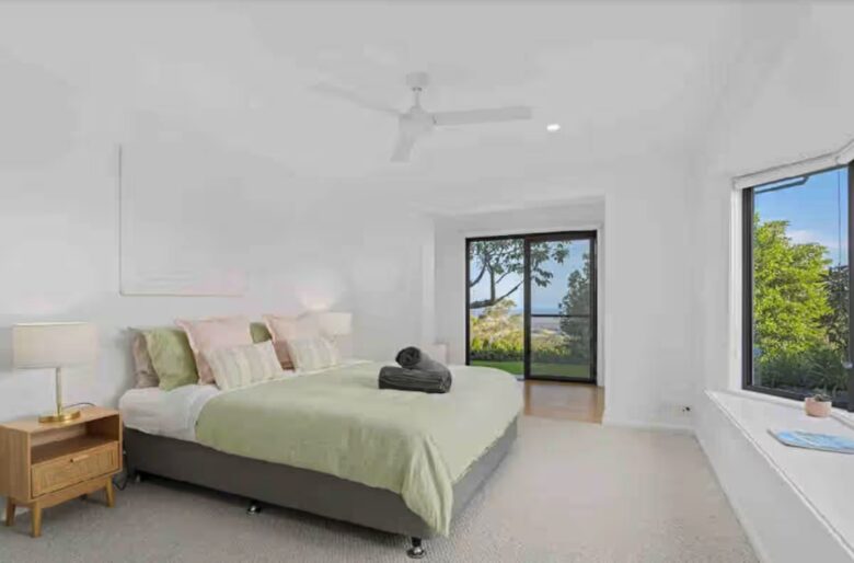 Elegant Countryside Estate with Pool & Cottage in Berry - Woodhill, Australia