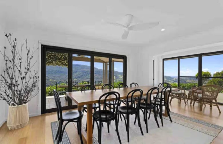 Elegant Countryside Estate with Pool & Cottage in Berry - Woodhill, Australia