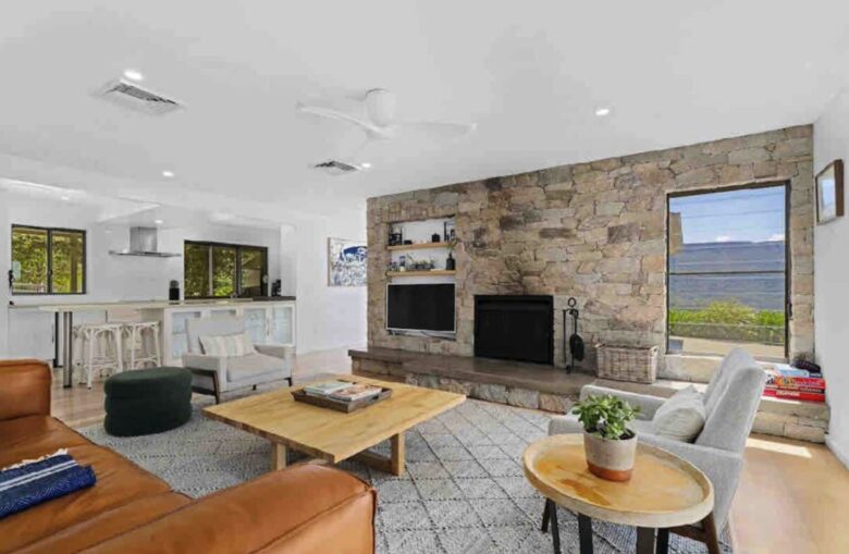 Elegant Countryside Estate with Pool & Cottage in Berry - Woodhill, Australia